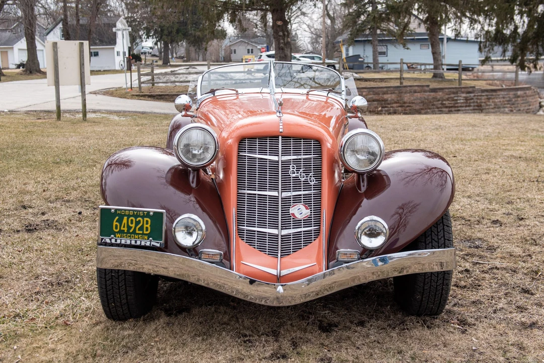Auburn Speedster - Image 16 of 31