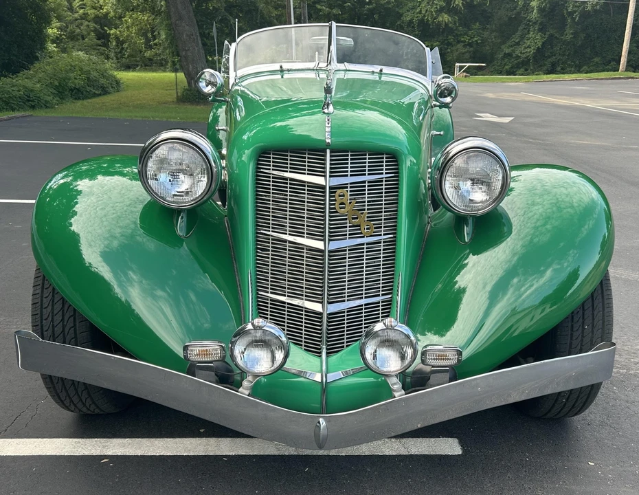 Auburn Speedster - Image 9 of 31