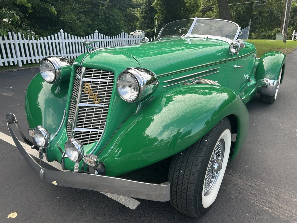 Auburn Speedster - Image 4 of 31