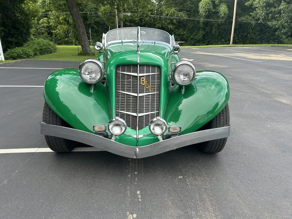 Auburn Speedster - Image 3 of 31