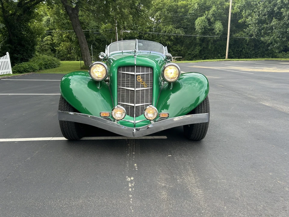 Auburn Speedster - Image 2 of 31