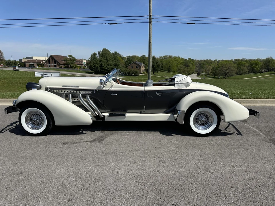 Auburn Speedster - Image 13 of 31