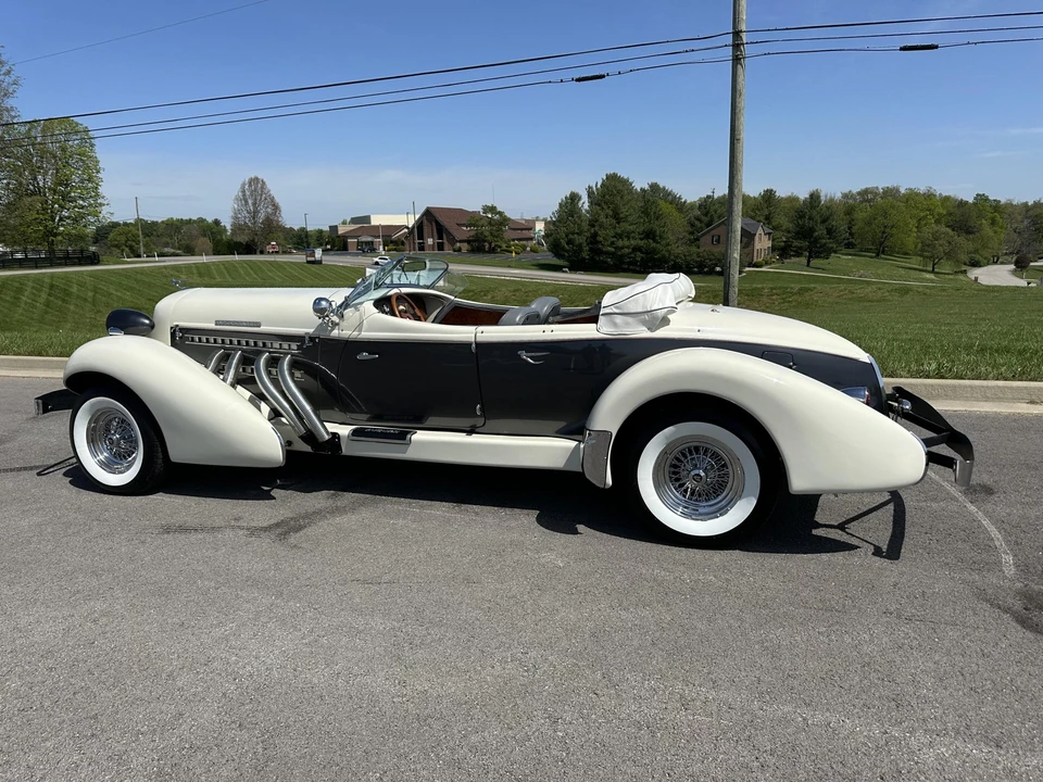 Auburn Speedster - Image 24 of 31