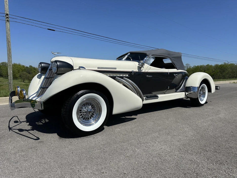 Auburn Speedster - Image 2 of 31