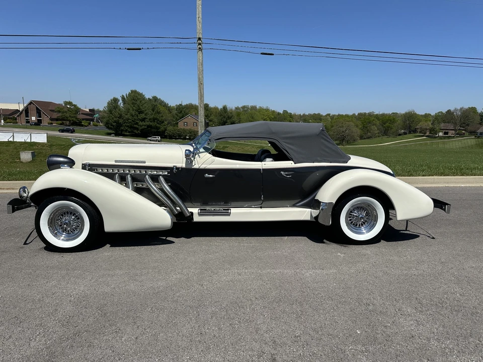 Auburn Speedster - Image 12 of 31