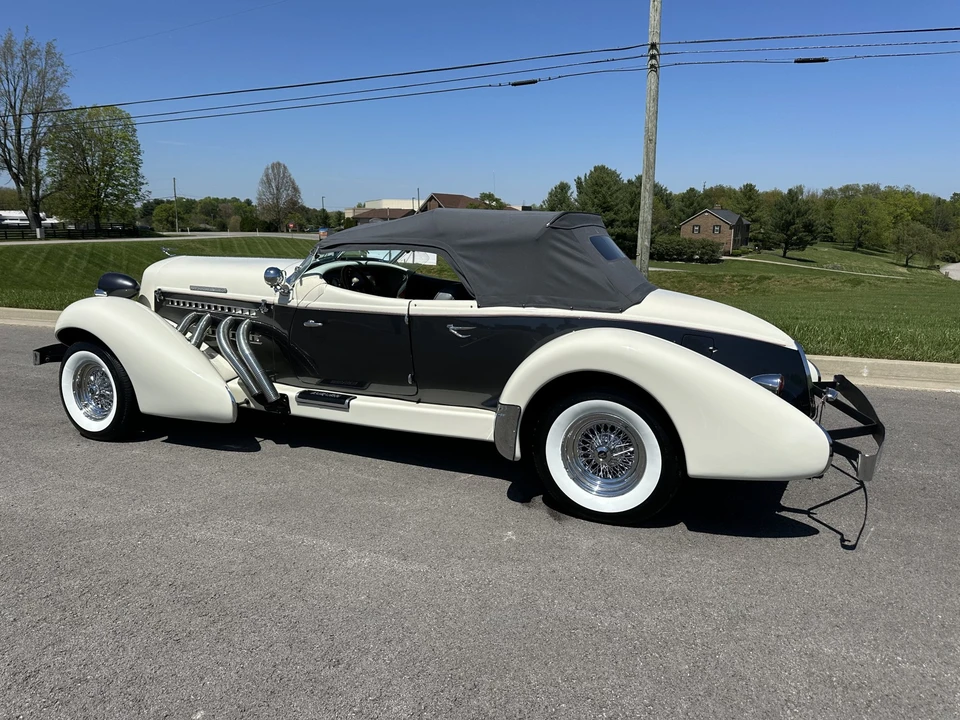 Auburn Speedster - Image 11 of 31