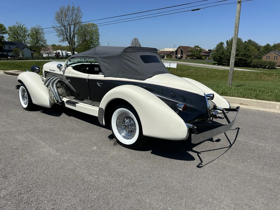 Auburn Speedster - Image 10 of 31