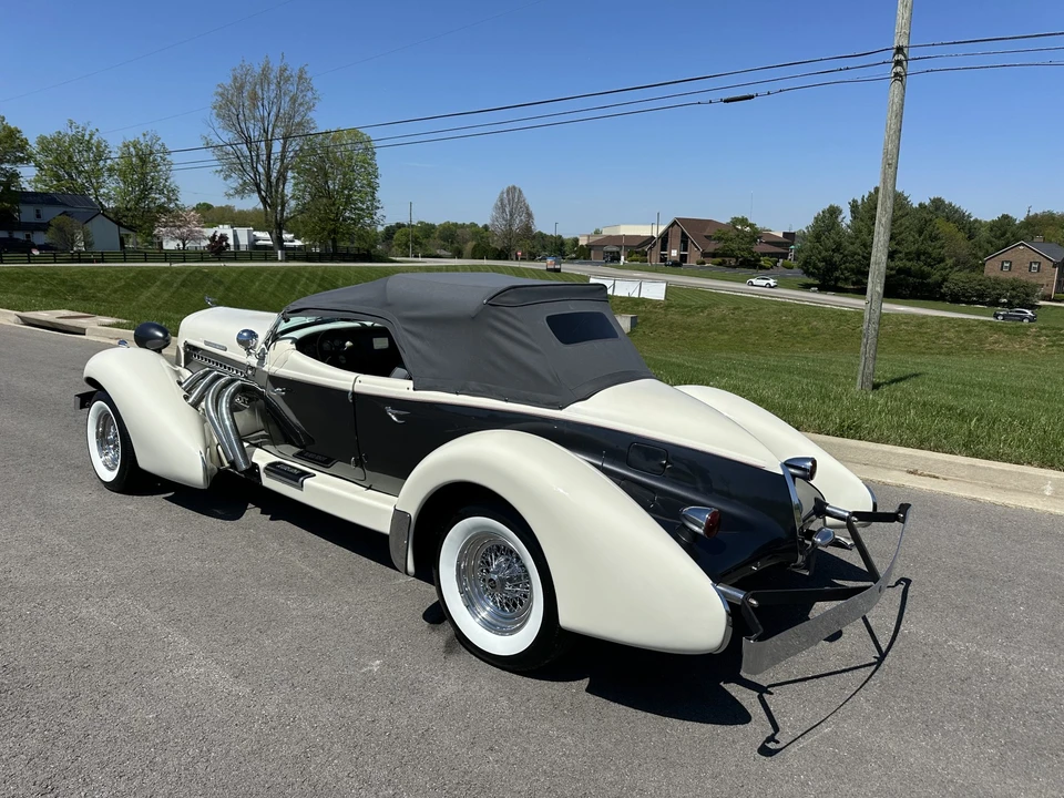 Auburn Speedster - Image 9 of 31