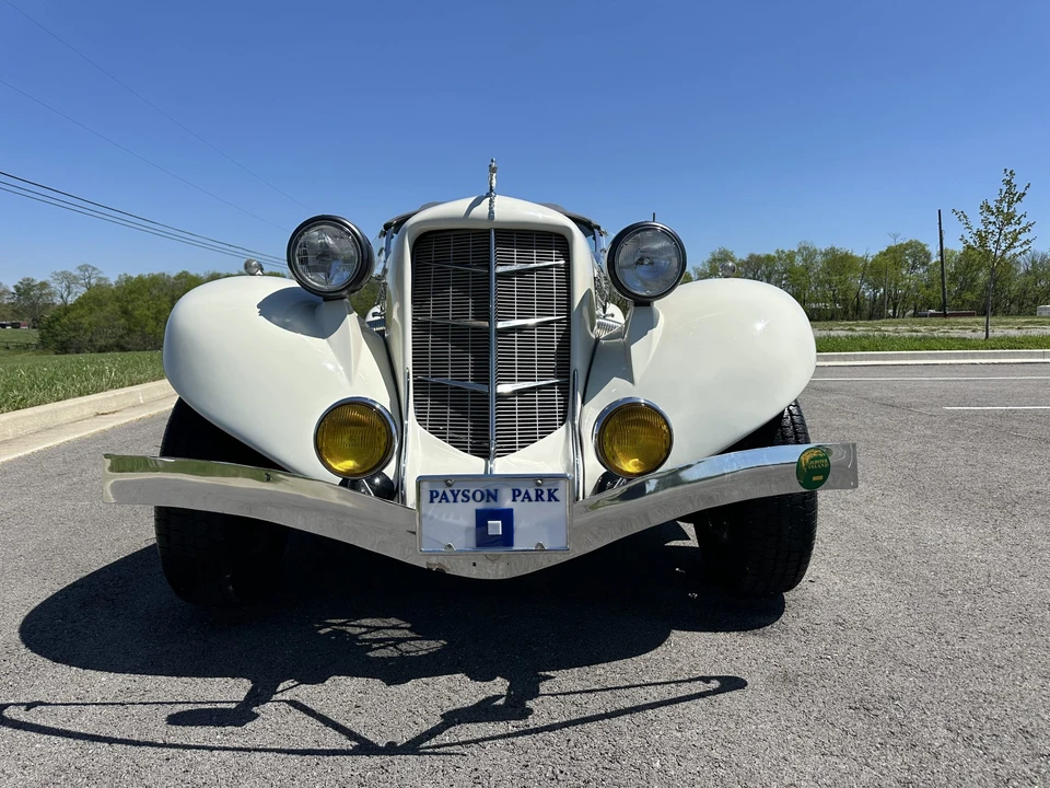 Auburn Speedster - Image 27 of 31