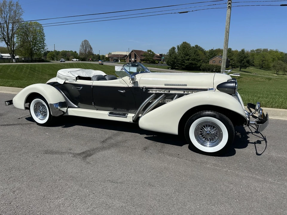 Auburn Speedster - Image 15 of 31