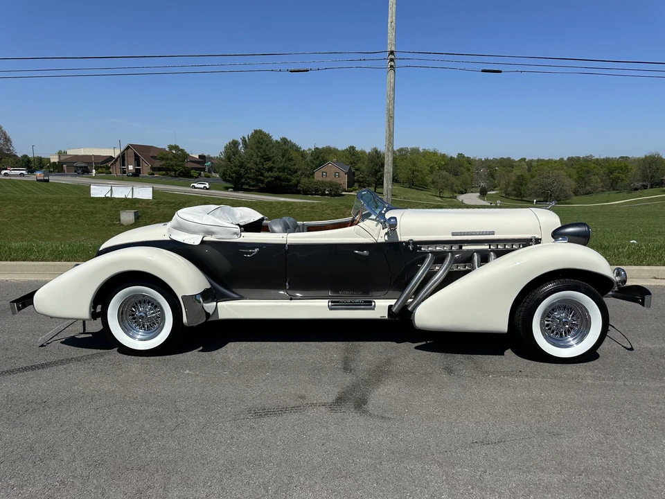 Auburn Speedster - Image 16 of 31