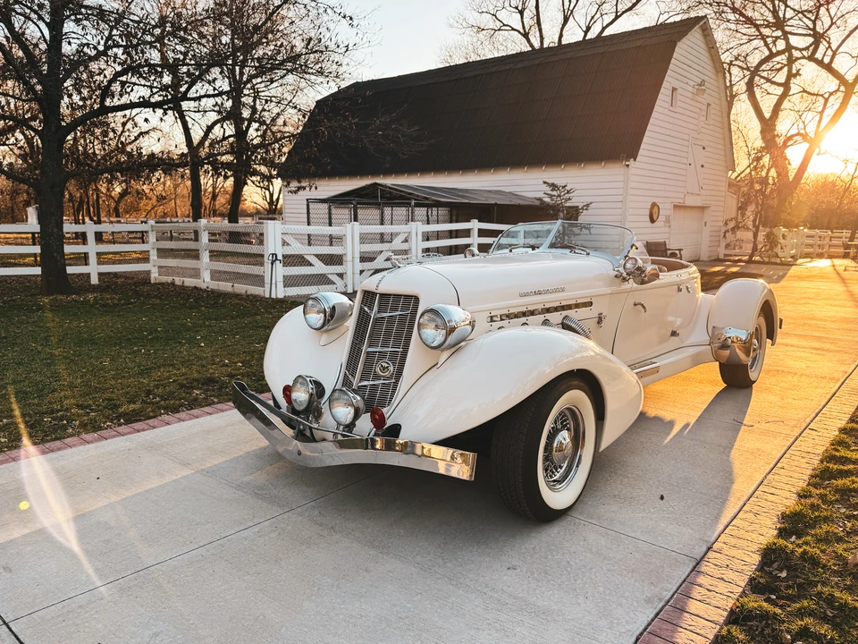 Auburn Speedster - Image 4 of 31