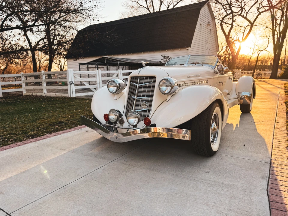 Auburn Speedster - Image 6 of 31
