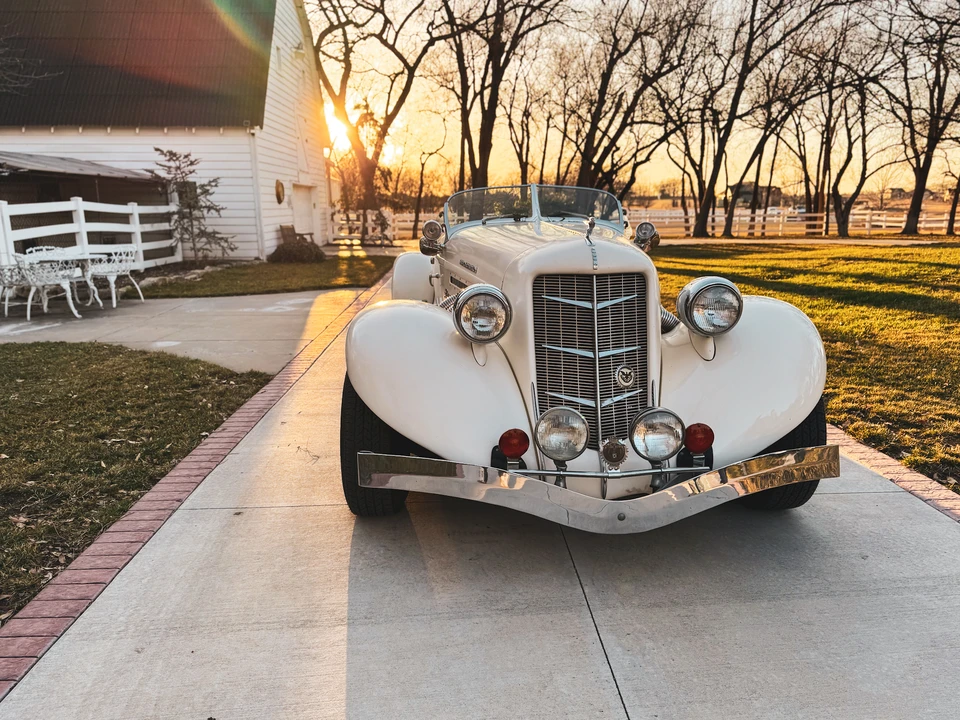 Auburn Speedster - Image 16 of 31