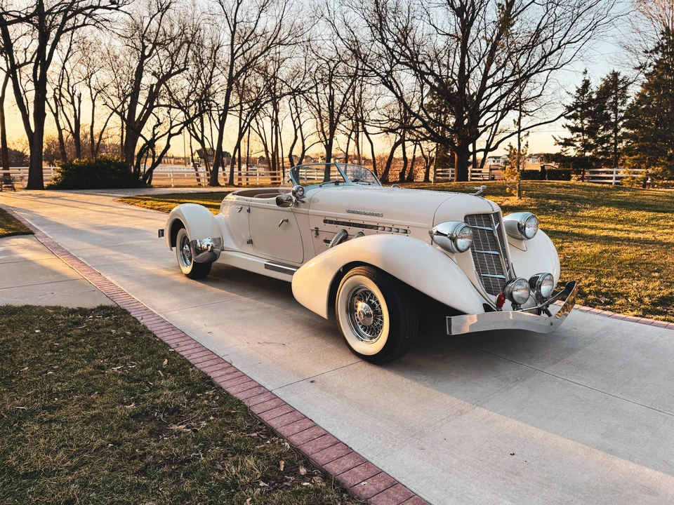 Auburn Speedster - Image 27 of 31