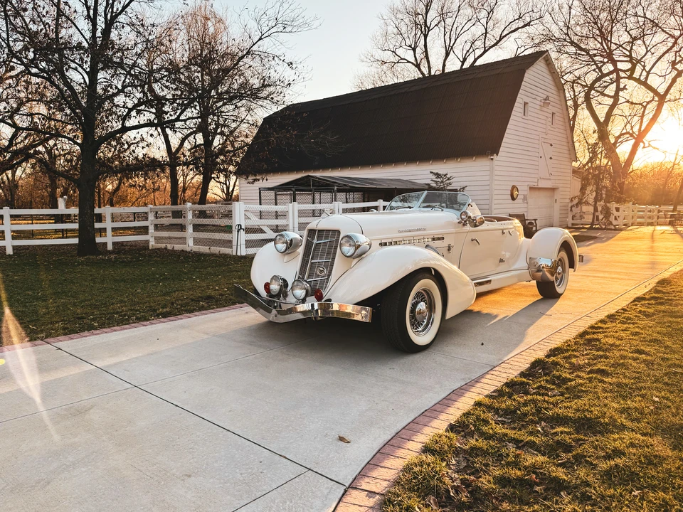 Auburn Speedster - Image 3 of 31