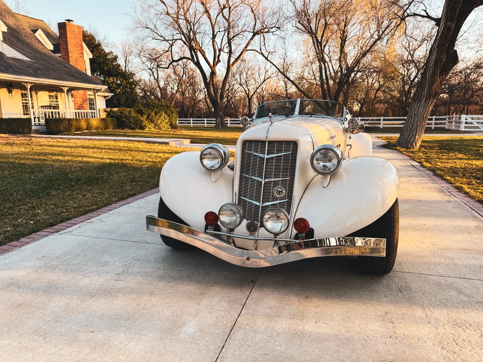 Auburn Speedster - Image 12 of 31
