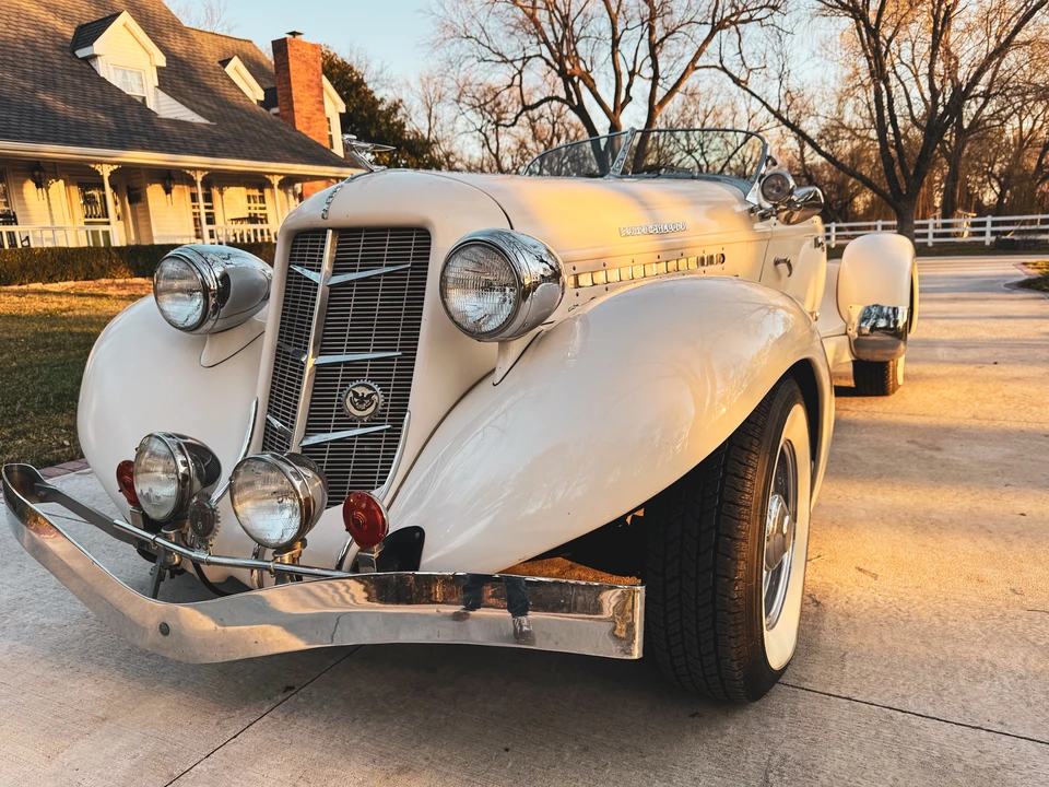Auburn Speedster - Image 10 of 31