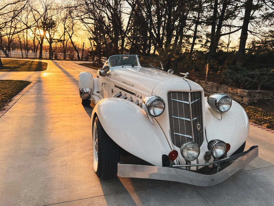 Auburn Speedster - Image 17 of 31
