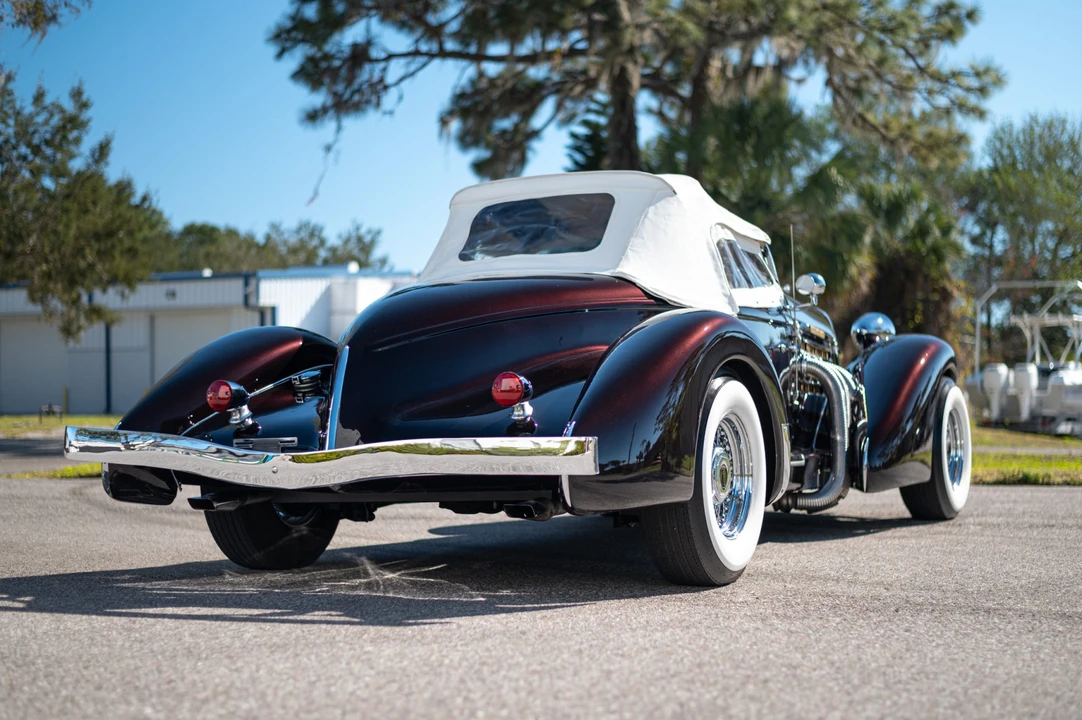 Auburn Speedster - Image 9 of 31