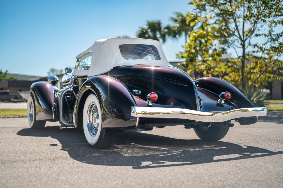Auburn Speedster - Image 12 of 31