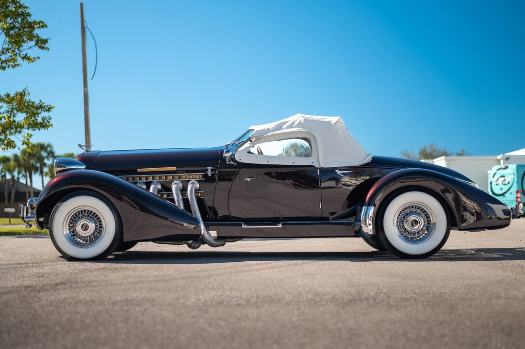 Auburn Speedster - Image 14 of 31