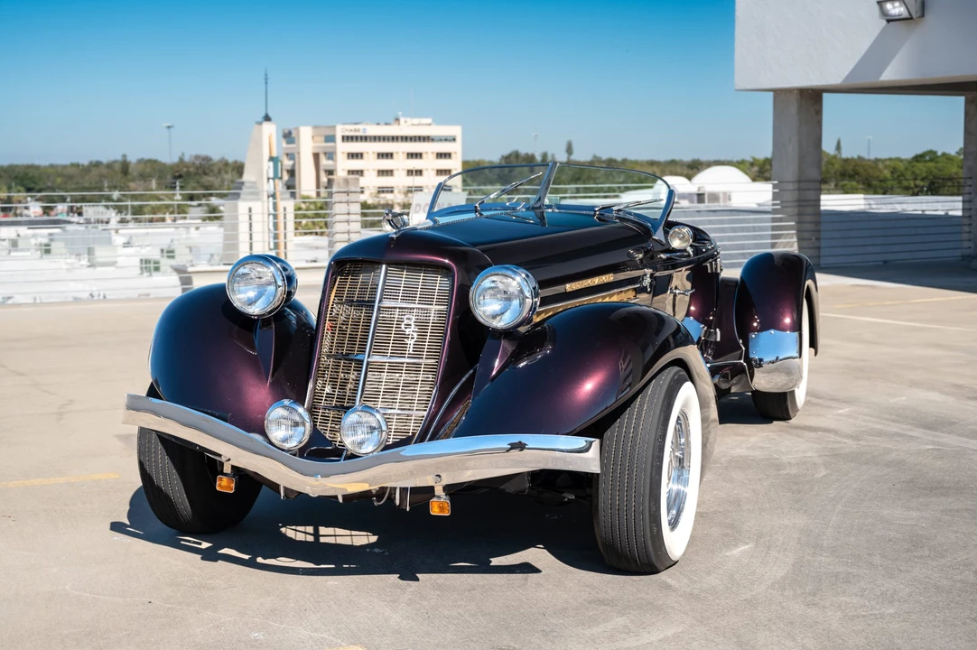 Auburn Speedster - Image 24 of 31