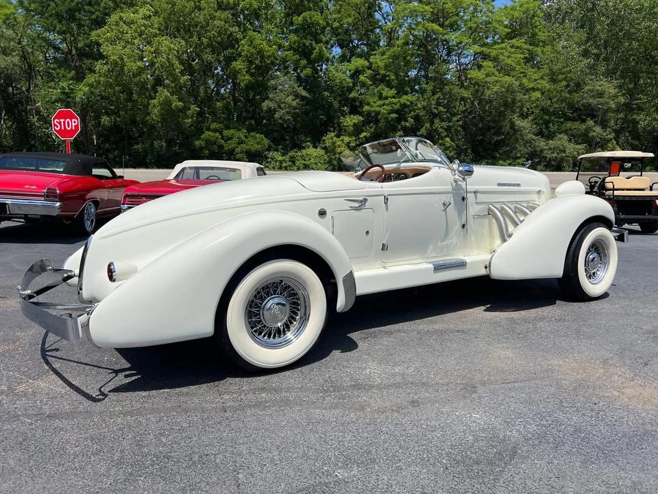Auburn Speedster - Image 9 of 31