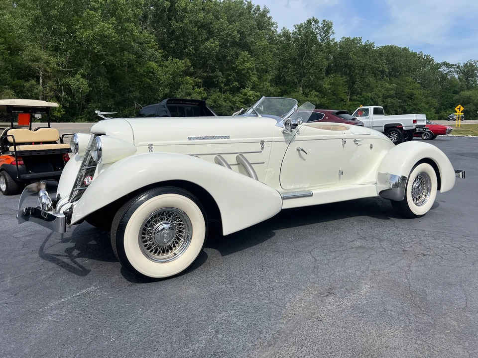 Auburn Speedster - Image 3 of 31
