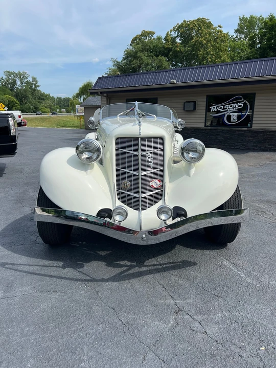 Auburn Speedster - Image 13 of 31