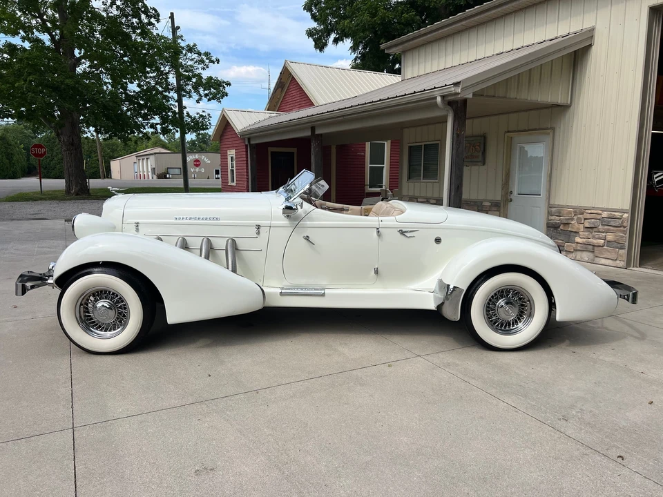 Auburn Speedster - Image 4 of 31