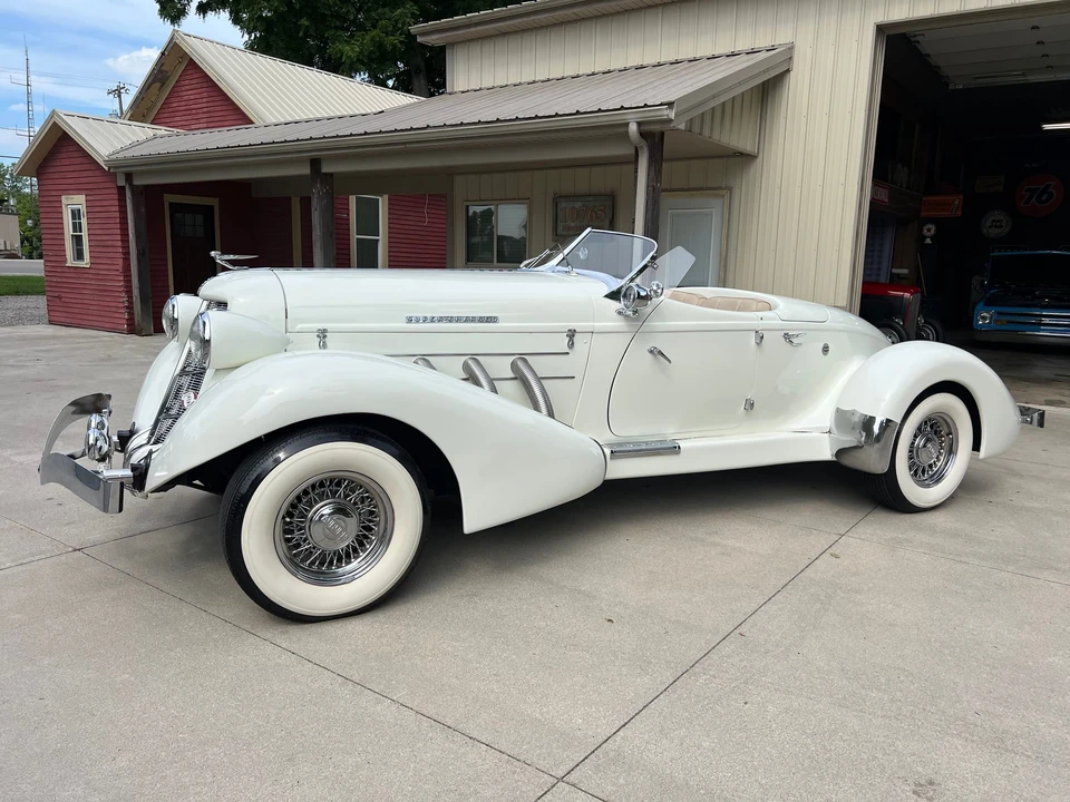 Auburn Speedster - Image 2 of 31