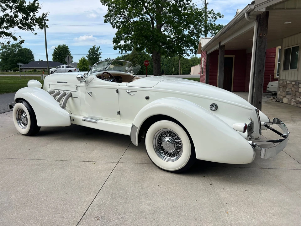 Auburn Speedster - Image 6 of 31
