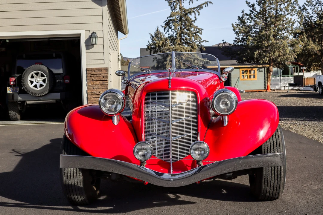 Auburn Speedster - Image 14 of 31