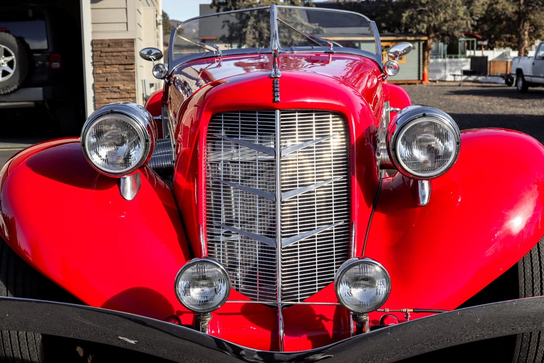 Auburn Speedster - Image 17 of 31