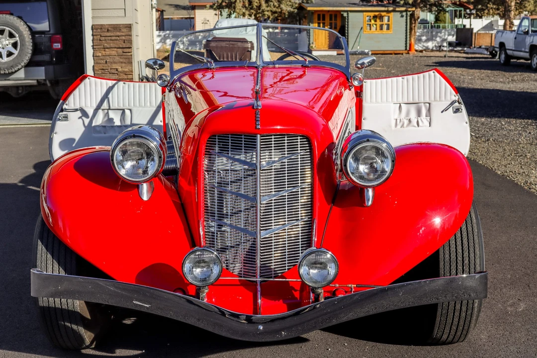 Auburn Speedster - Image 16 of 31