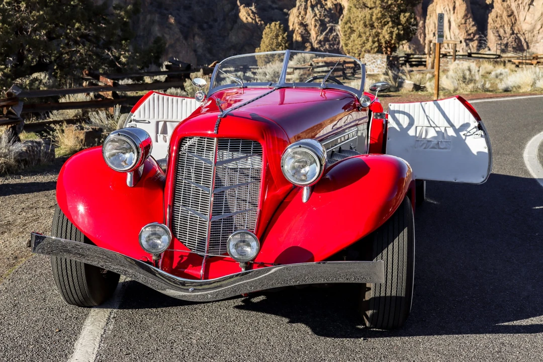 Auburn Speedster - Image 4 of 31