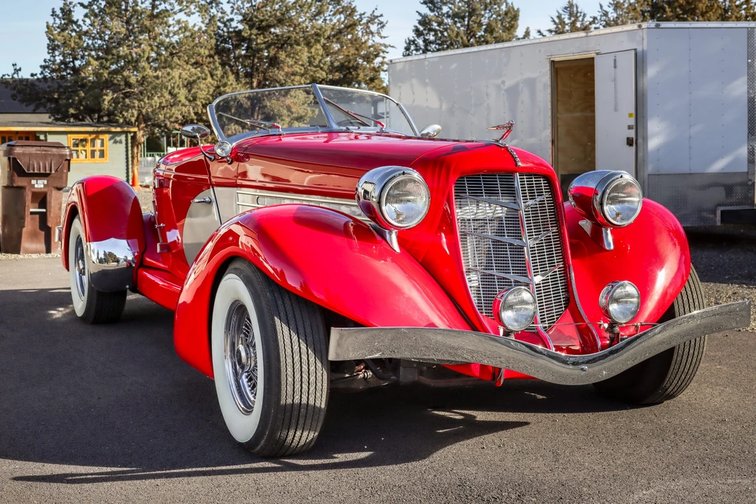 Auburn Speedster - Image 15 of 31