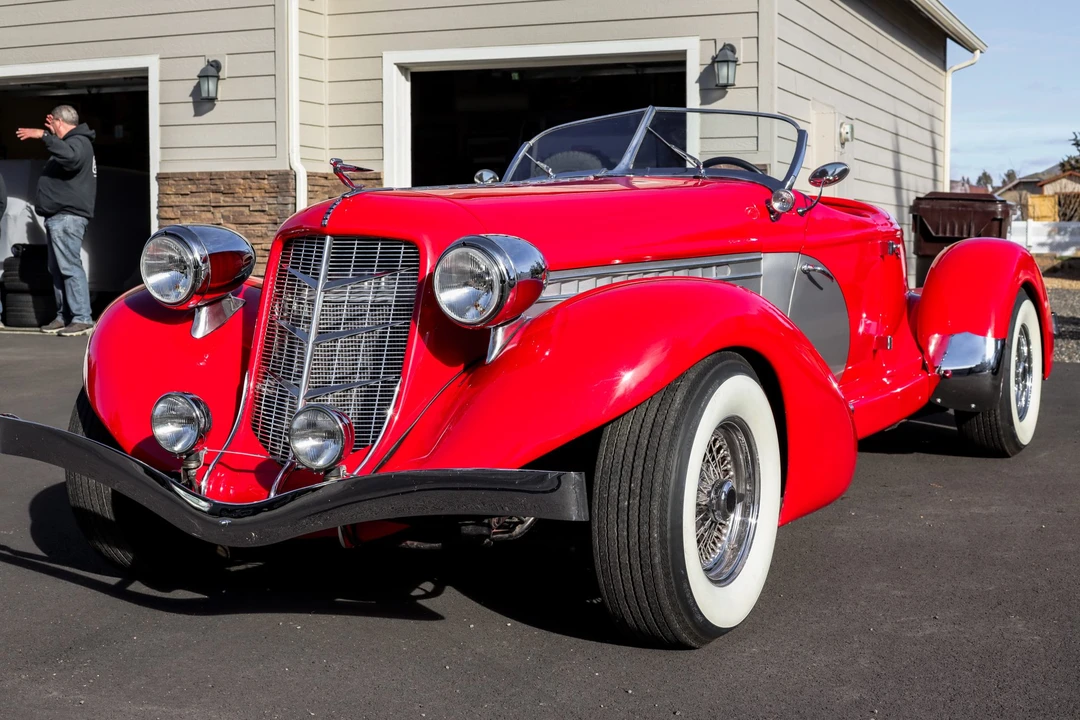 Auburn Speedster - Image 13 of 31