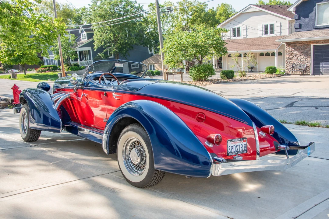 Auburn Speedster - Image 4 of 31