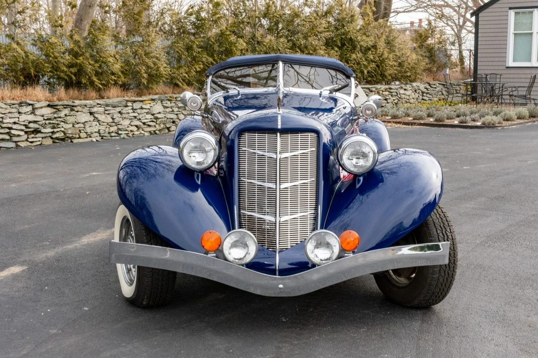 Auburn Speedster - Image 4 of 31