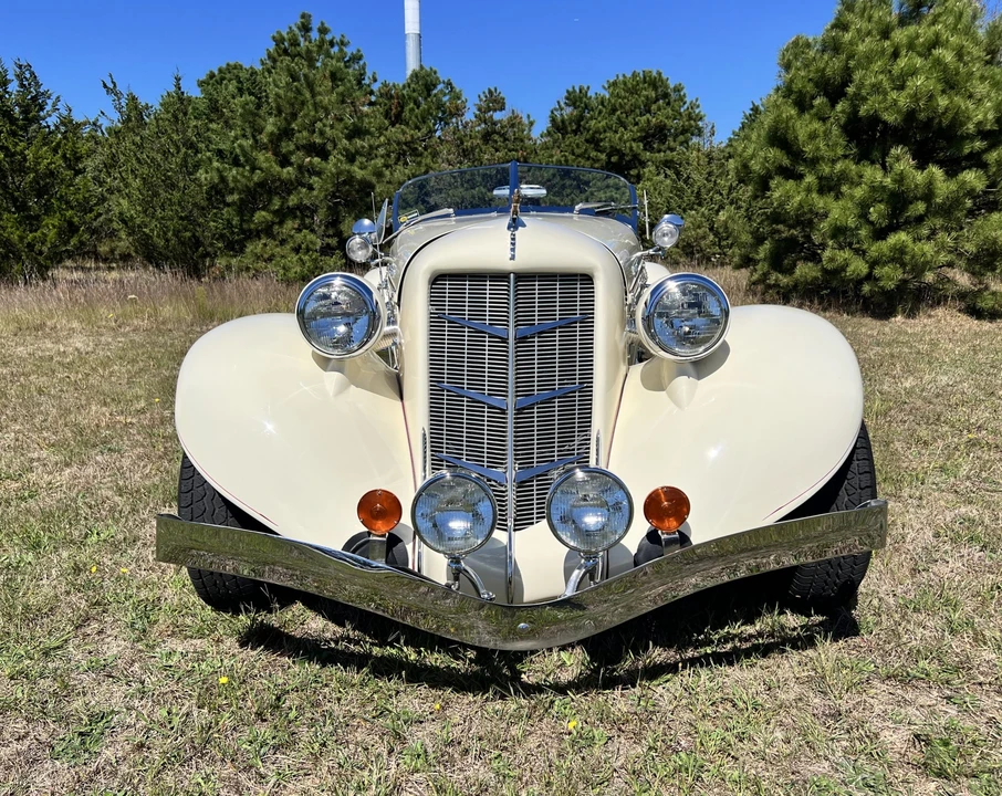 Auburn Speedster - Image 21 of 31