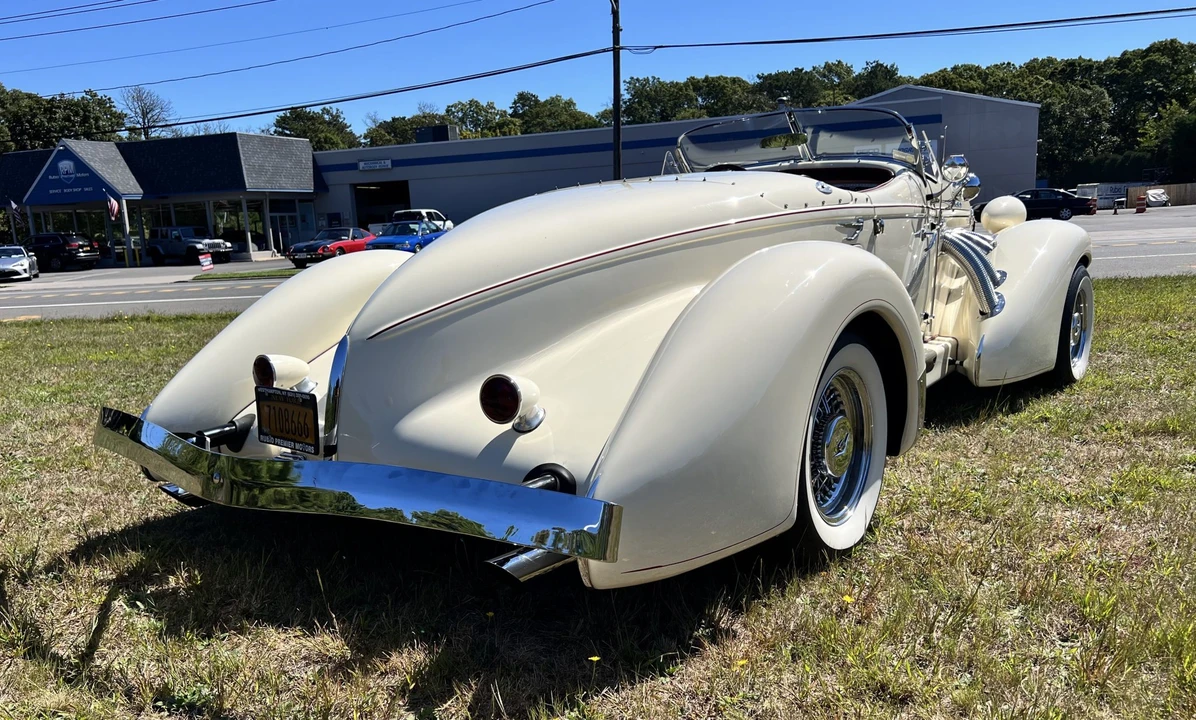 Auburn Speedster - Image 16 of 31