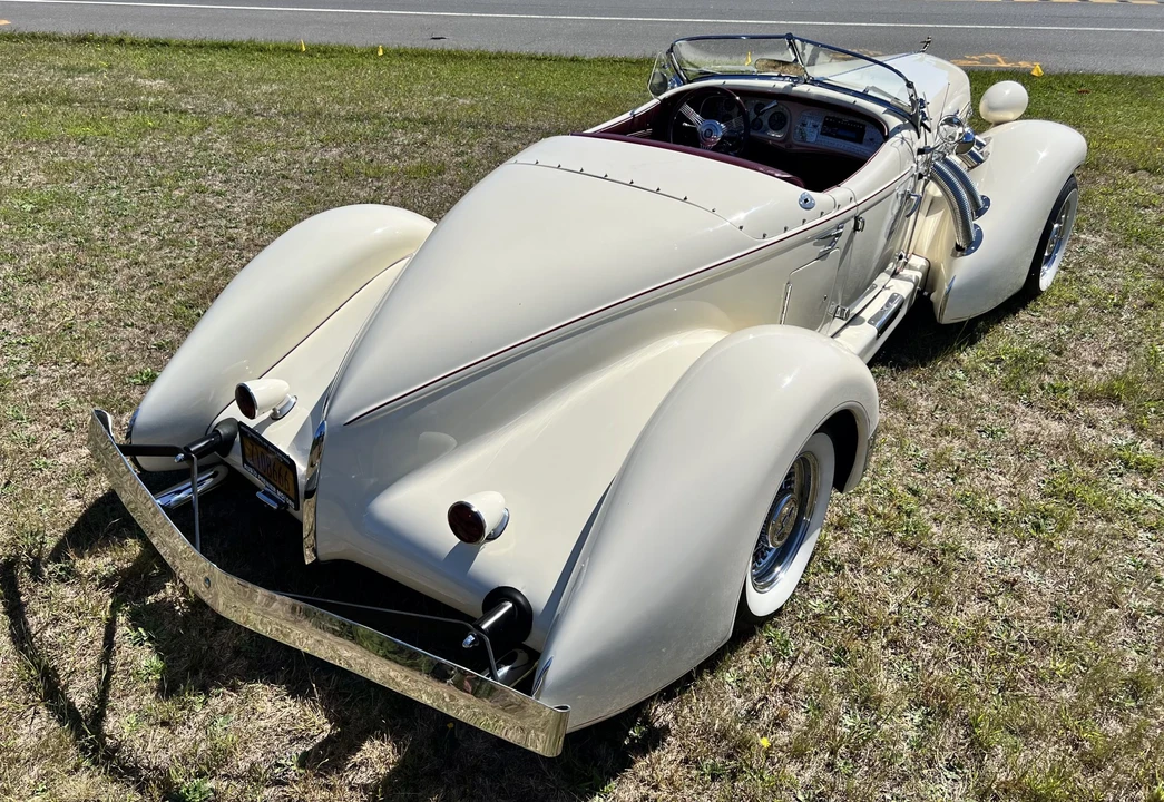 Auburn Speedster - Image 15 of 31