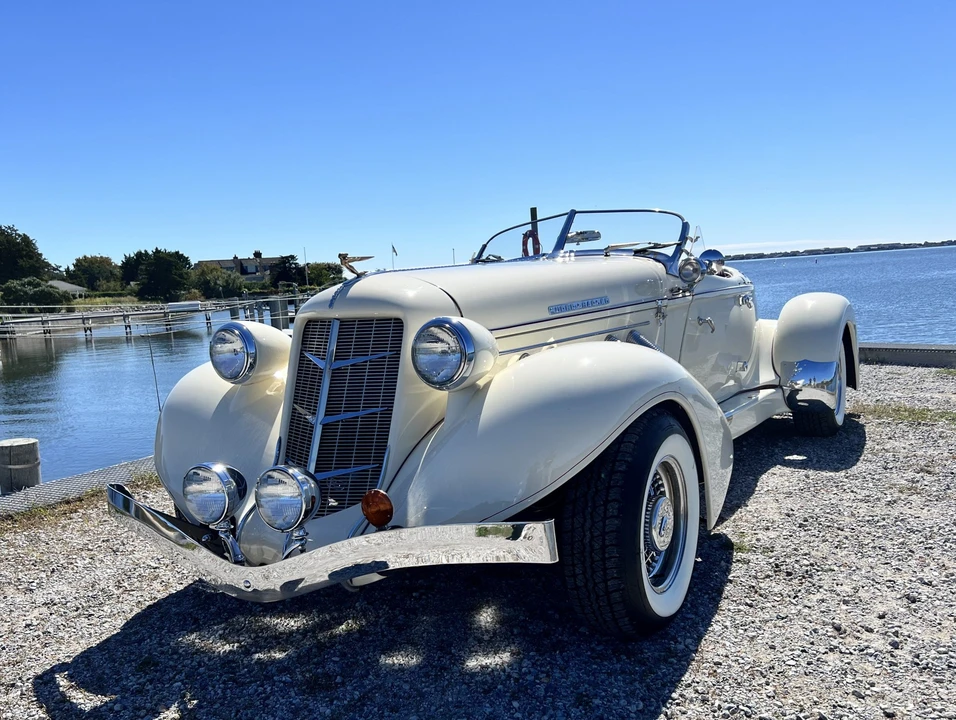 Auburn Speedster - Image 7 of 31