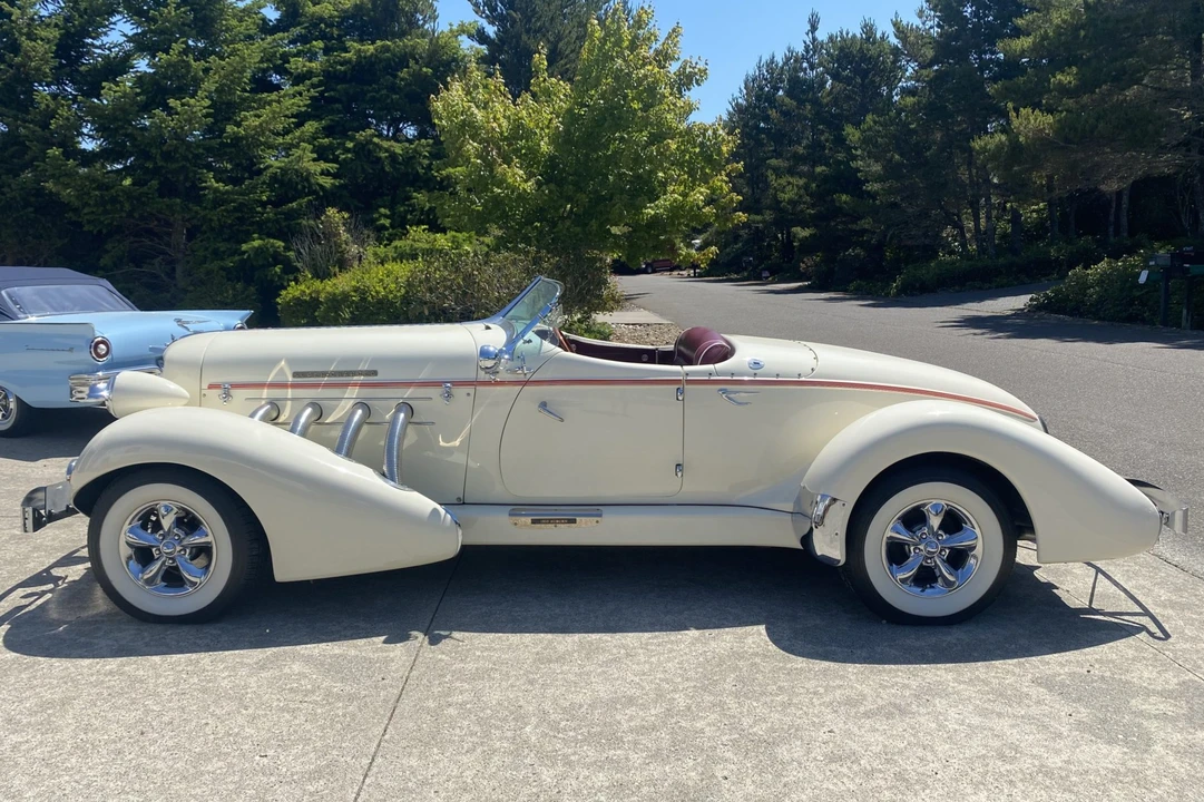 Auburn Speedster - Image 3 of 31