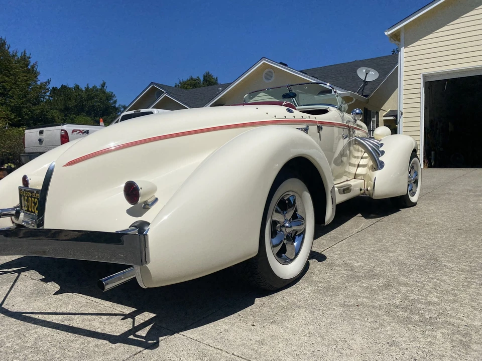 Auburn Speedster - Image 11 of 31