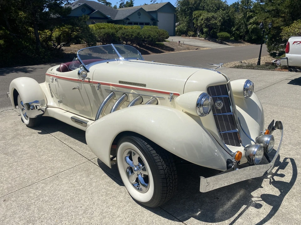 Auburn Speedster - Image 13 of 31