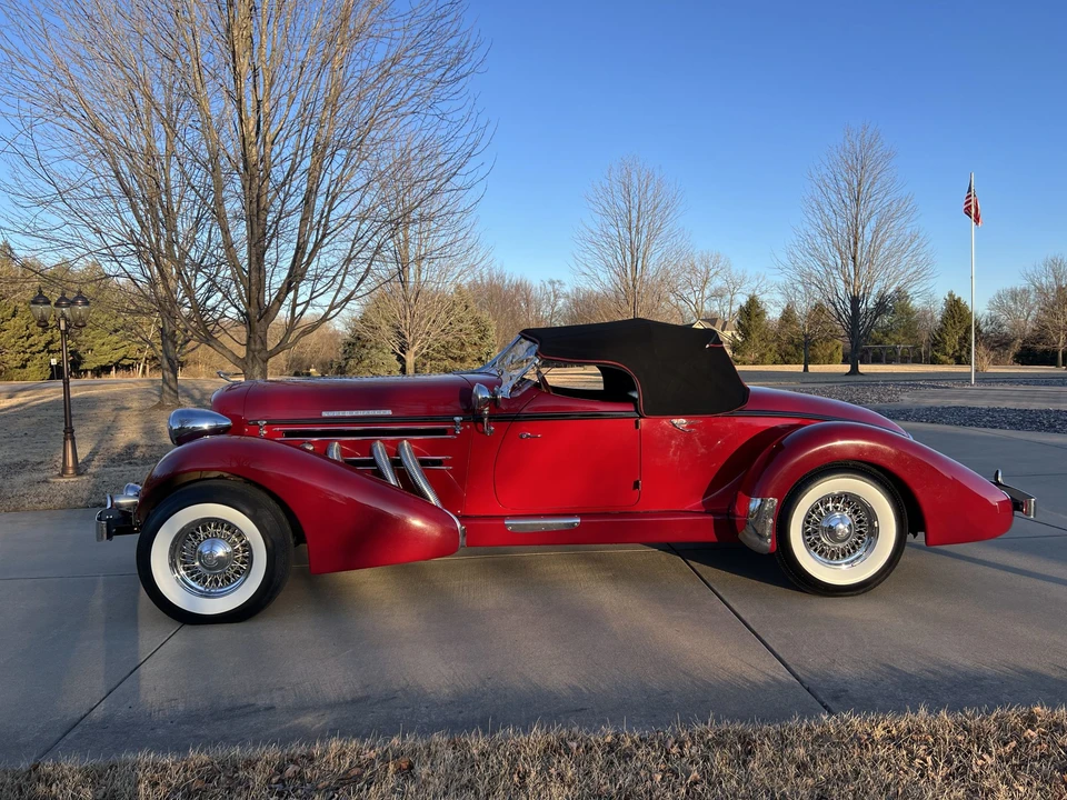 Auburn Speedster - Image 24 of 31
