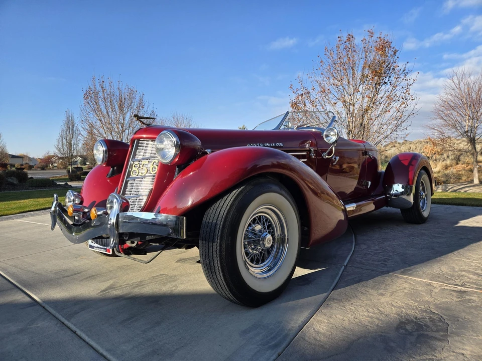 Auburn Speedster - Image 4 of 31